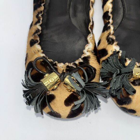 5.5 Tory Burch Reva Printed Calf Hair Leopard Tassel Ballet Flats - Picture 2 of 12